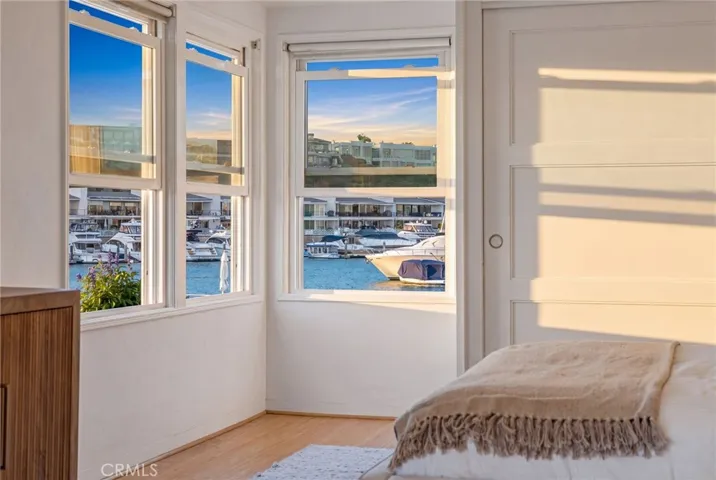 1403 N Bayfront, Newport Beach, California 92662