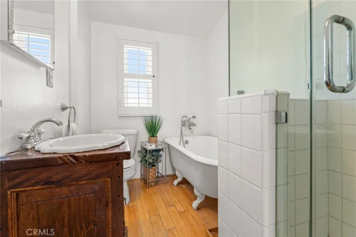 1403 N Bayfront, Newport Beach, California 92662
