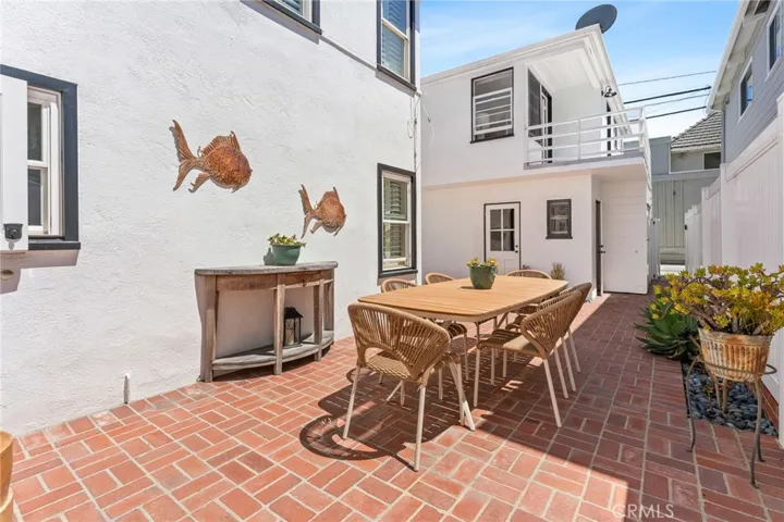 1403 N Bayfront, Newport Beach, California 92662
