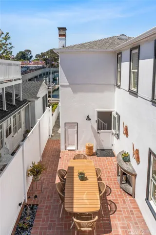 1403 N Bayfront, Newport Beach, California 92662