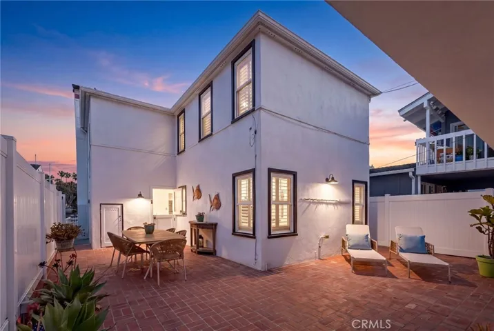 1403 N Bayfront, Newport Beach, California 92662