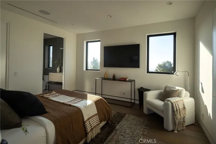7107 Macapa Drive, Los Angeles, California 90068