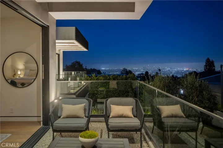 7107 Macapa Drive, Los Angeles, California 90068