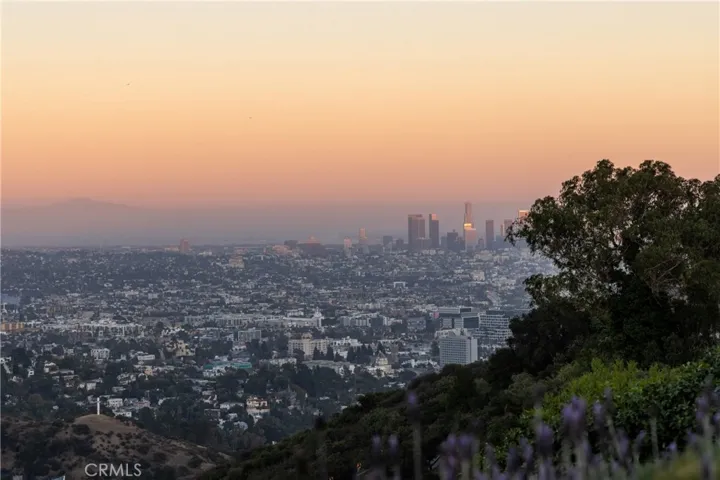 7107 Macapa Drive, Los Angeles, California 90068