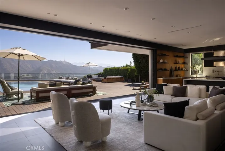 7107 Macapa Drive, Los Angeles, California 90068