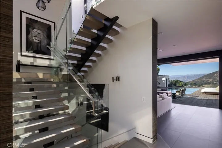 7107 Macapa Drive, Los Angeles, California 90068