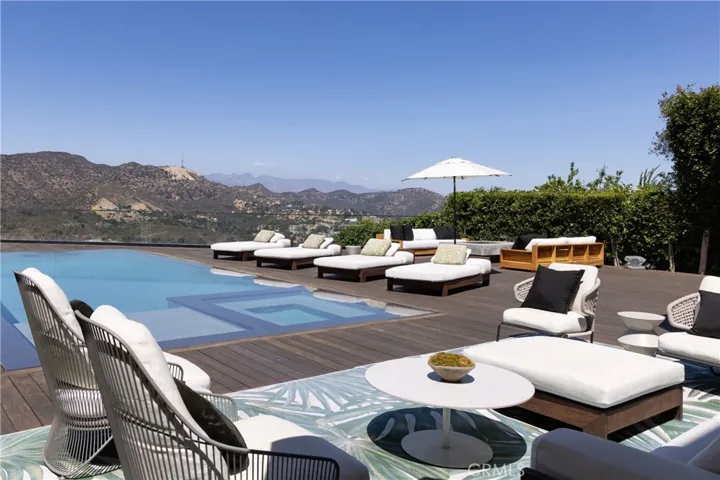 7107 Macapa Drive, Los Angeles, California 90068