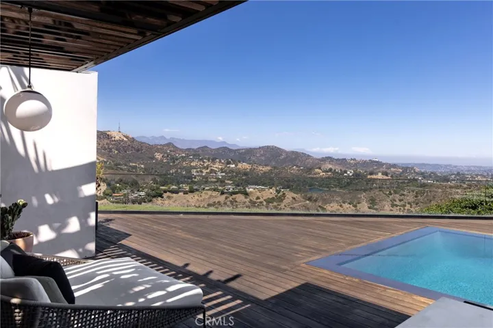 7107 Macapa Drive, Los Angeles, California 90068