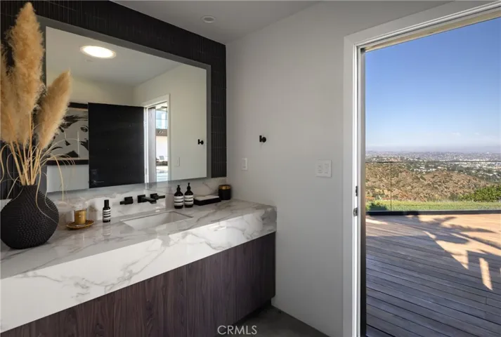 7107 Macapa Drive, Los Angeles, California 90068