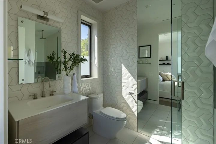7107 Macapa Drive, Los Angeles, California 90068