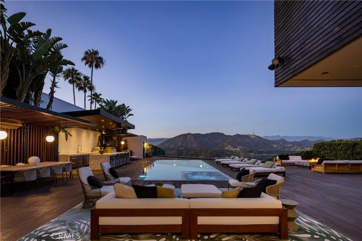 7107 Macapa Drive, Los Angeles, California 90068