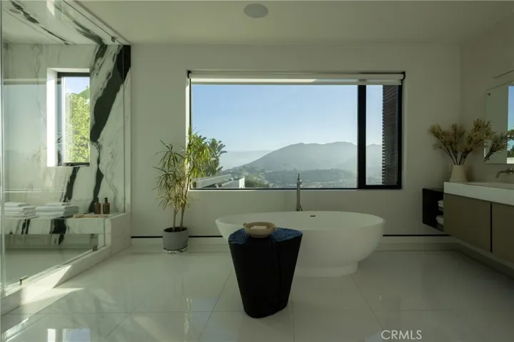 7107 Macapa Drive, Los Angeles, California 90068