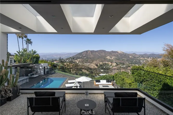 7107 Macapa Drive, Los Angeles, California 90068