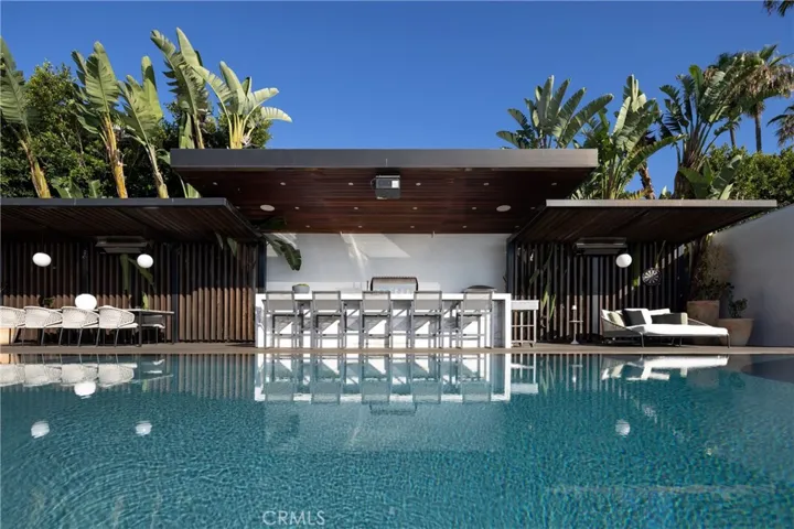 7107 Macapa Drive, Los Angeles, California 90068