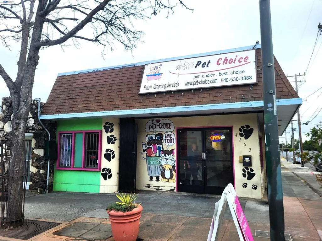 4203 Macarthur Blvd
