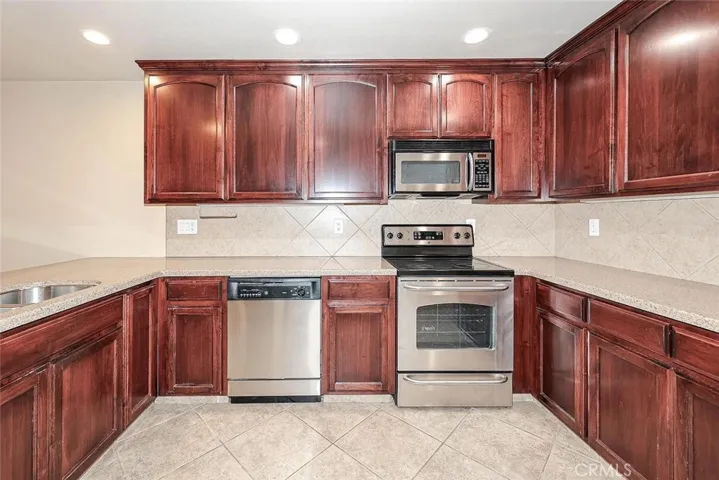3350 M, Merced, California 95348