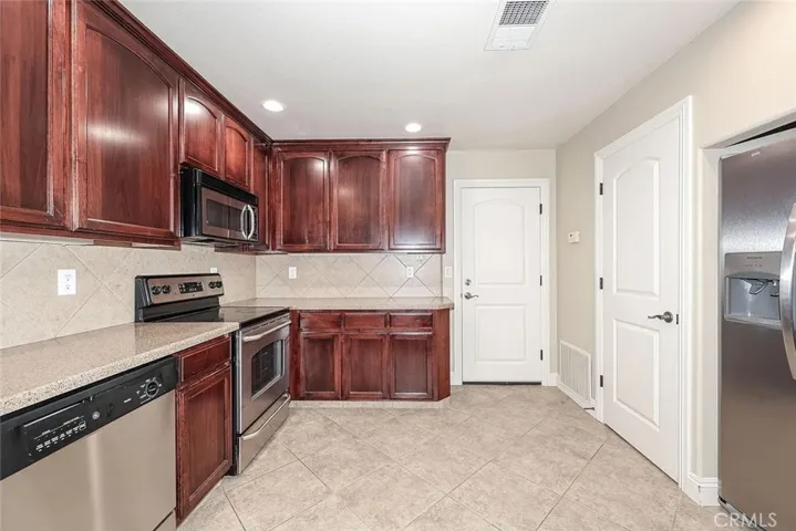 3350 M, Merced, California 95348