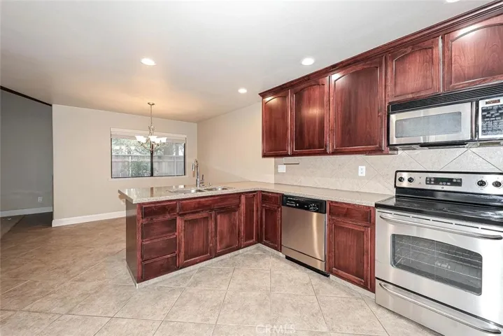 3350 M, Merced, California 95348