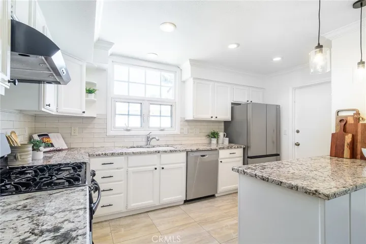 9658 Dove Cir, Fountain Valley, California 92708