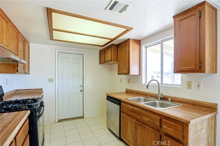 11649 3rd Avenue, Hesperia, California 92345