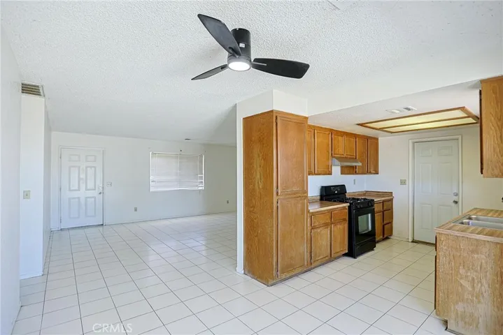 11649 3rd Avenue, Hesperia, California 92345