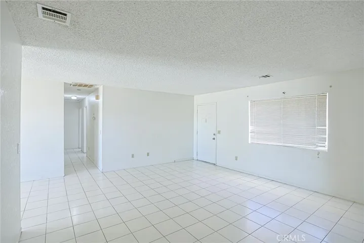11649 3rd Avenue, Hesperia, California 92345