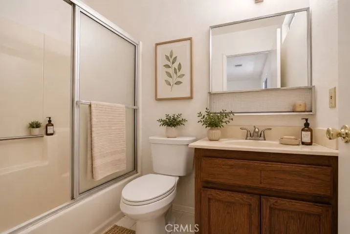 Primary bathroom - Virtually staged