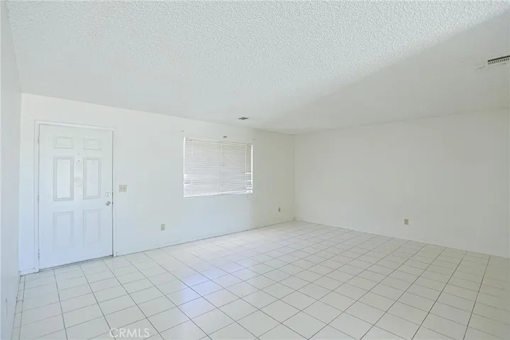 11649 3rd Avenue, Hesperia, California 92345