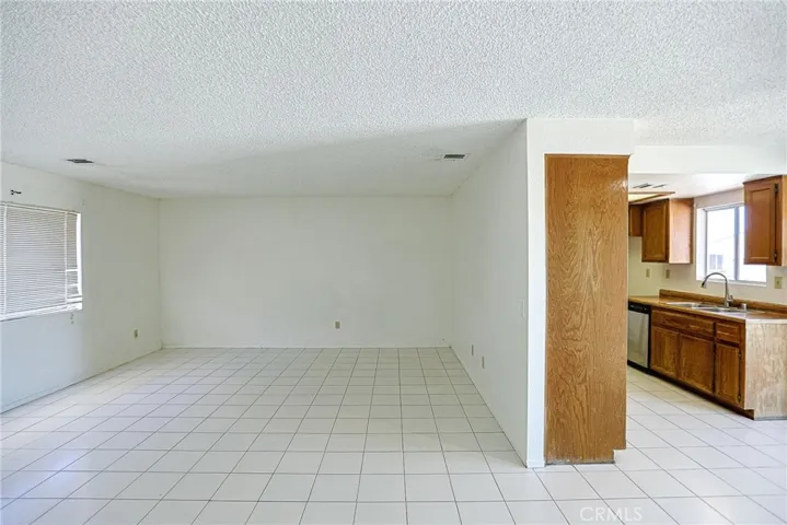 11649 3rd Avenue, Hesperia, California 92345