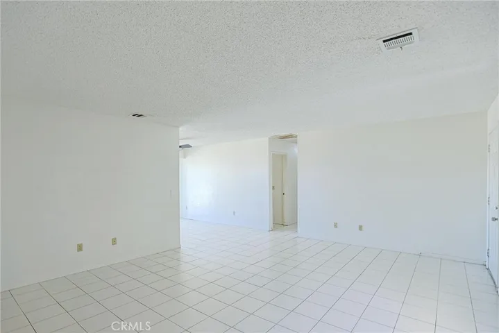 11649 3rd Avenue, Hesperia, California 92345