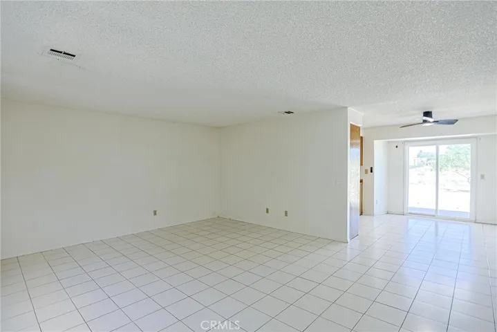 11649 3rd Avenue, Hesperia, California 92345
