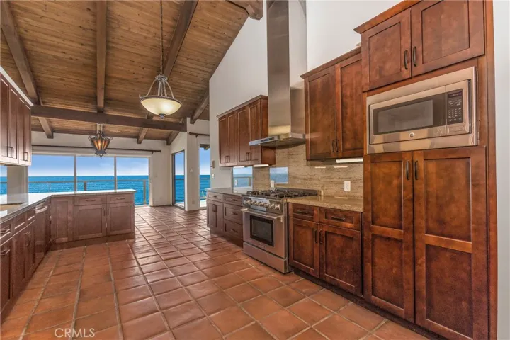 78 S La Senda, Laguna Beach, California 92651