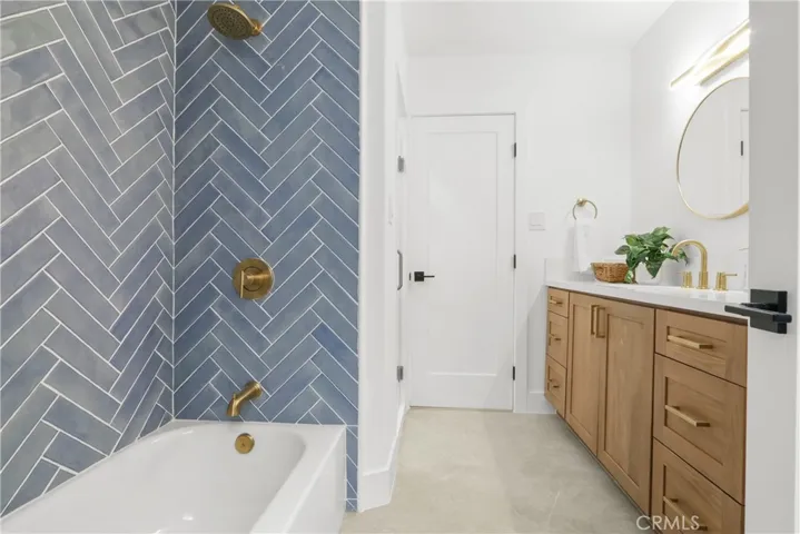 3250 Chestnut, Long Beach, California 90806