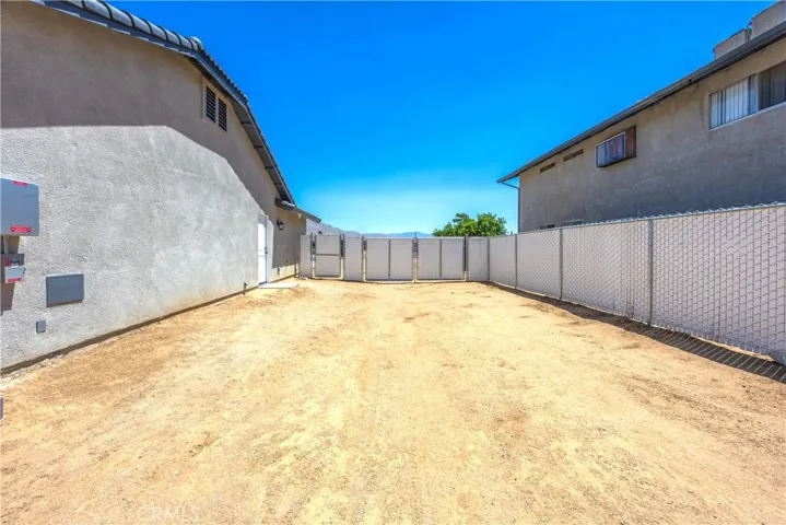 20947 Verde Drive, Apple Valley, California 92308