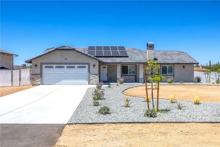 20947 Verde Drive, Apple Valley, California 92308