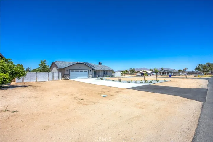 20947 Verde Drive, Apple Valley, California 92308