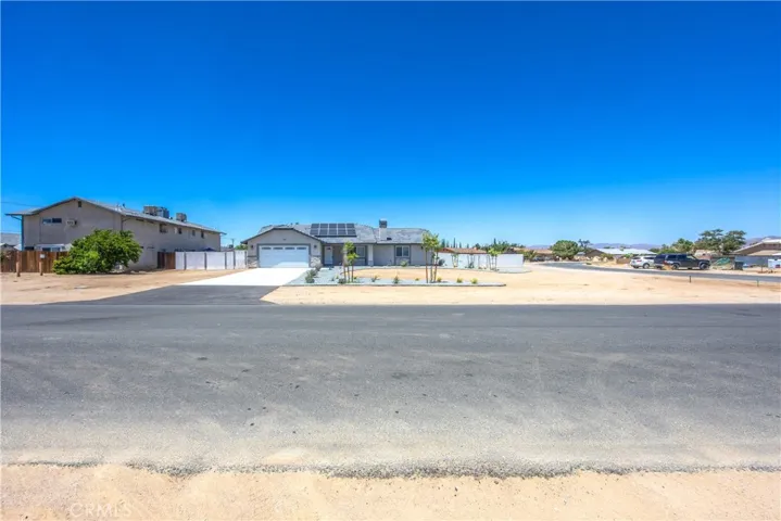 20947 Verde Drive, Apple Valley, California 92308