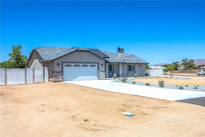 20947 Verde Drive, Apple Valley, California 92308