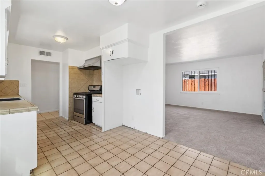 4584 E Tulare, Fresno, California 93702 — photo 4