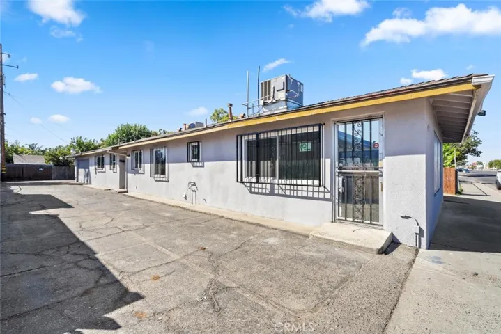 4584 E Tulare, Fresno, California 93702