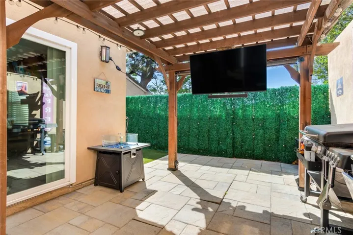 1182 Mountain Gate, Upland, California 91786