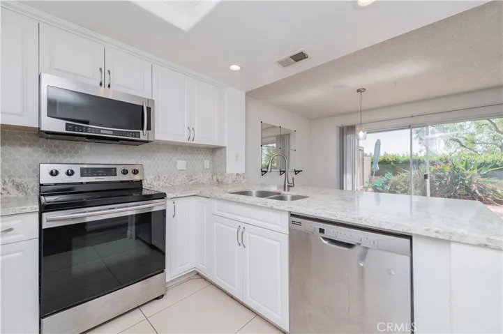 333 Stanford Court 30, Irvine, California 92612