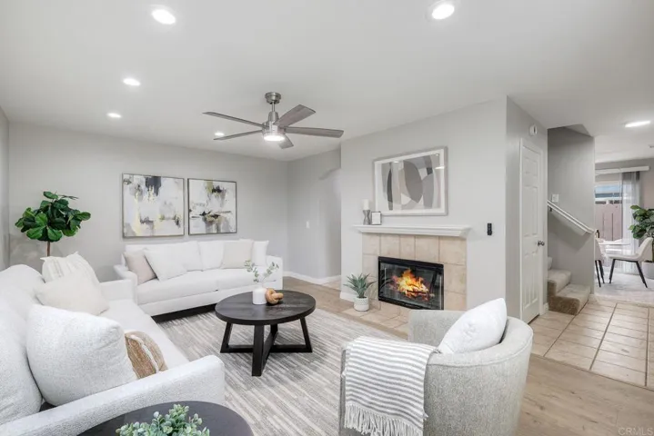 Beautiful and Bright Livingroom!
