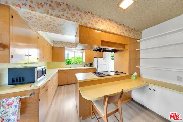 635 Ramona Avenue, La Verne, California 91750