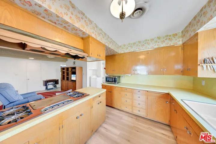 635 Ramona Avenue, La Verne, California 91750