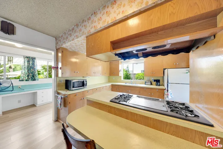 635 Ramona Avenue, La Verne, California 91750