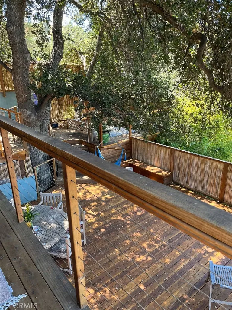 Amazing Deck to relax surrounded by nature