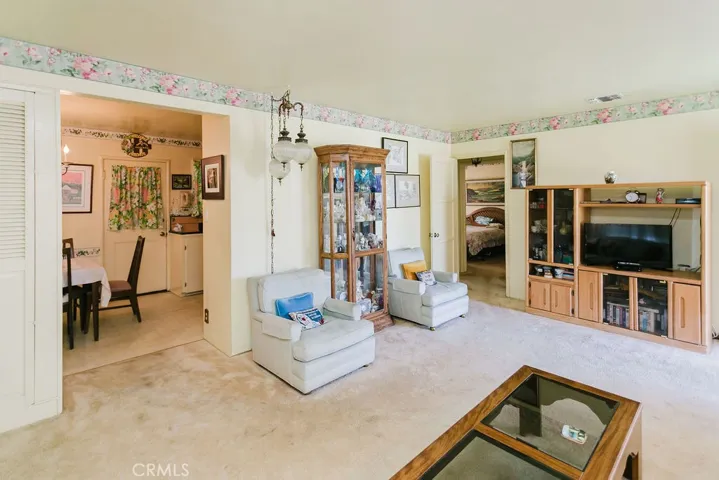 21134 Saticoy, Canoga Park, California 91304