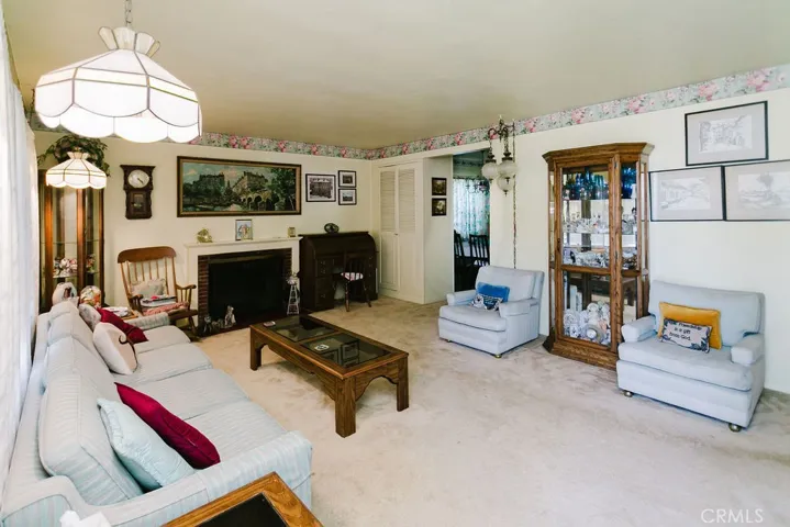 21134 Saticoy, Canoga Park, California 91304