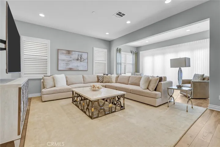 68 Dublin, Irvine, California 92620